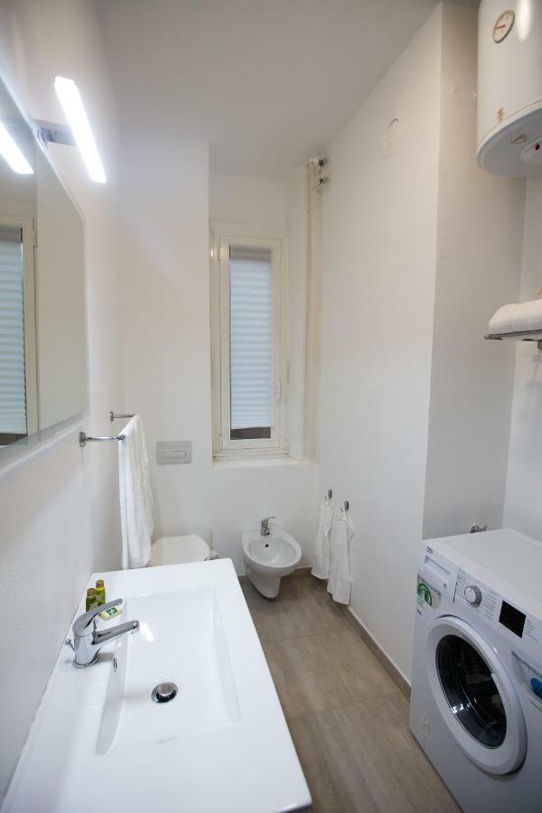 Apartment Via Treviso 6 Milan Exterior photo